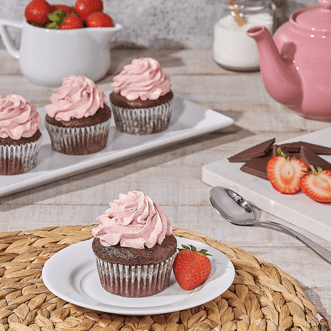 Chocolate & Strawberry Buttercream Cupcakes, cupcake gift, cupcake, dessert gift, dessert, cake gift, cake