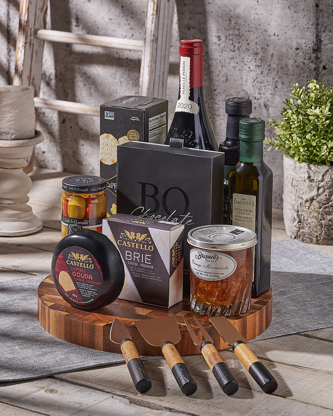 Nationwide gift delivery prepared for shipment