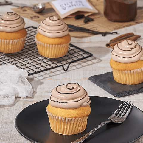 Vanilla Cupcake With Hazelnut Frosting, cake gift, cake, dessert gift, dessert, cupcake gift, cupcake